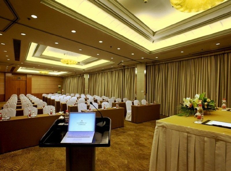 Regal East Hotel 4*